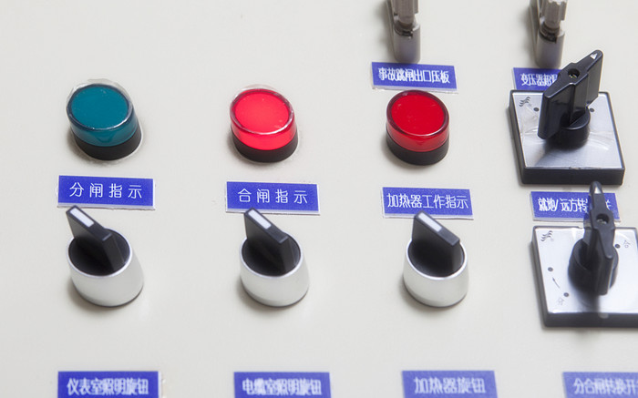 低壓柜內(nèi)的這些電氣原件紫電電氣_它們的作用，工作原理你都了解嗎